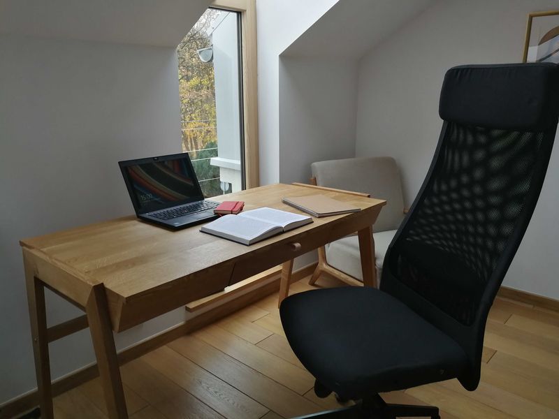 Biurko dębowe z szufladą z litego drewna do pracy