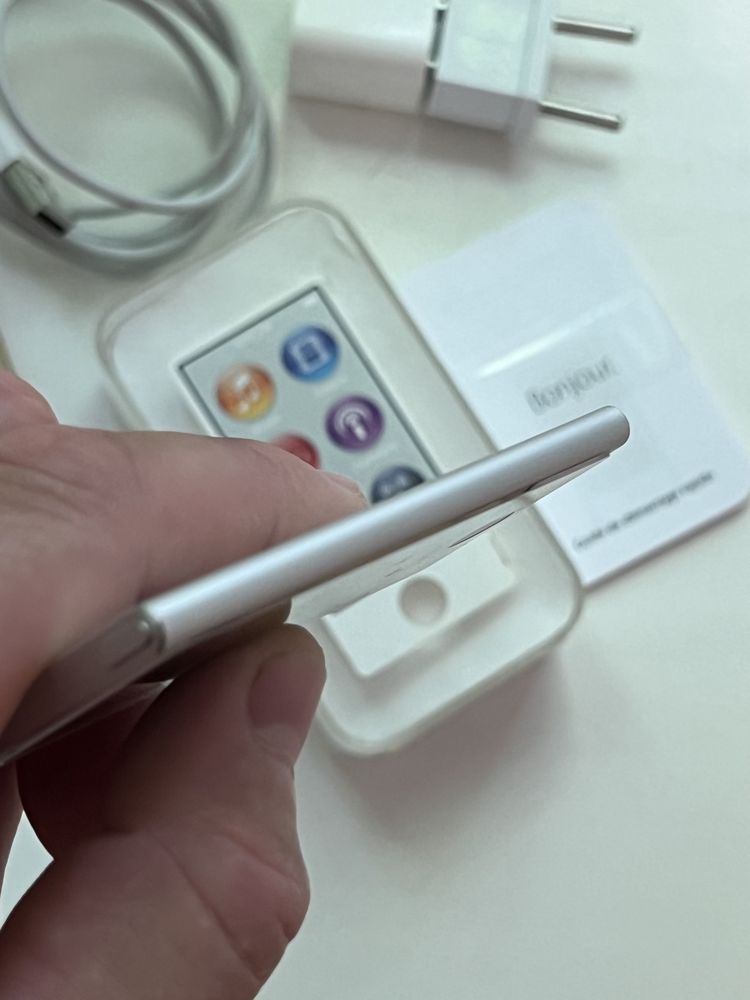 Apple iPod nano 7th 16Gb Silver(A1446)комплект