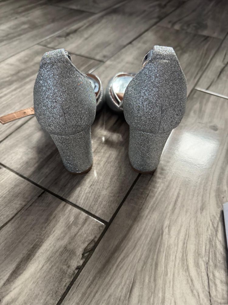 Buty wizytowe obcasy okolicznościowe 38 nowe