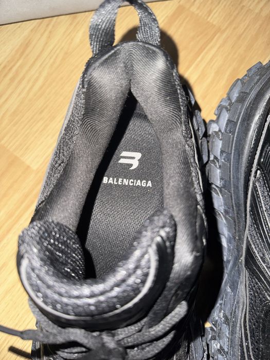 Balenciaga defender 45 46