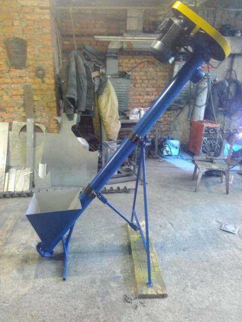 Шнек, дозатор, шнекові конвеєри, шнековий дозатор, комбайни, погрузчик