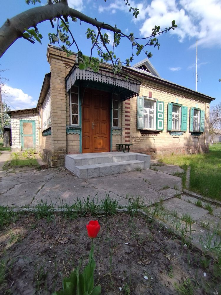 Продаж цегляного будинку в с. Мошни