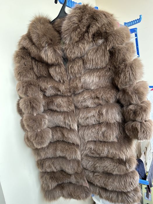 Продам шубу з натурального хутра (песець),стан нової.