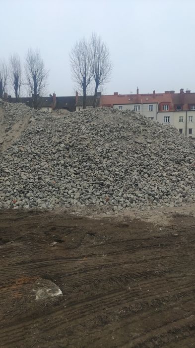 Transport oraz sprzedaż kruszyw, piachu, podbudowy itp.