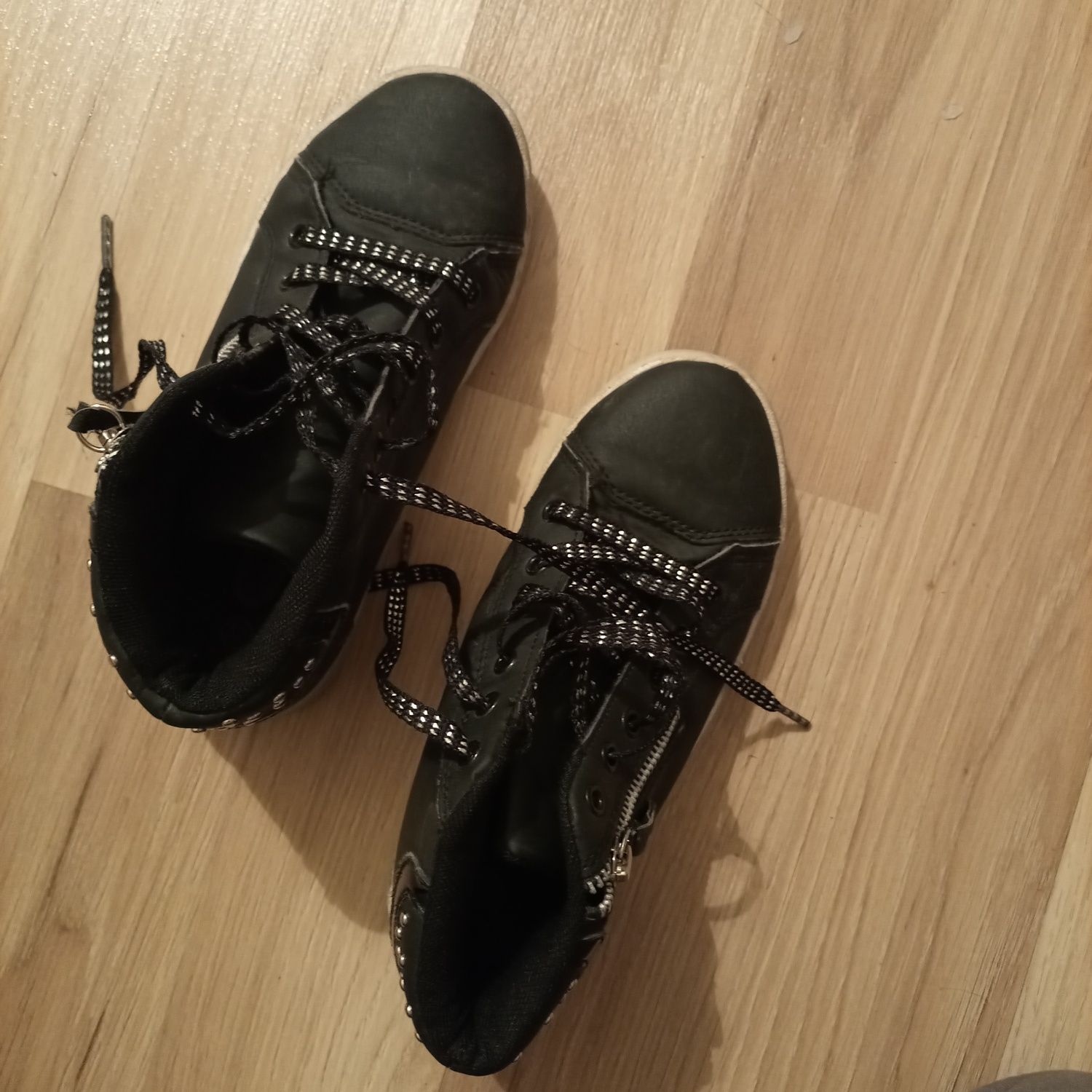 Botki    damskie.