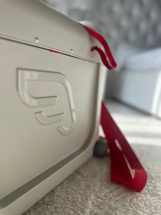 Дитяча валіза Stokke Jetkids BedBox з функцією ліжка