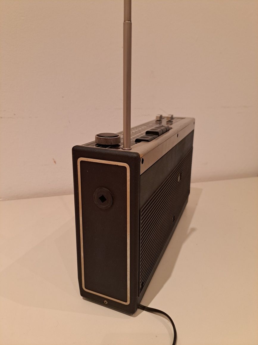 Telefunken Bajazzo CR 1000 радіоприймач