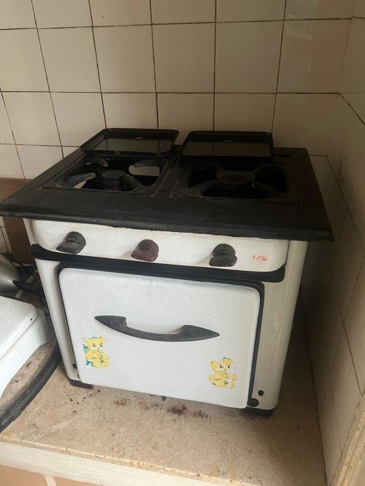 Forno com fogão 20€ retirar no local