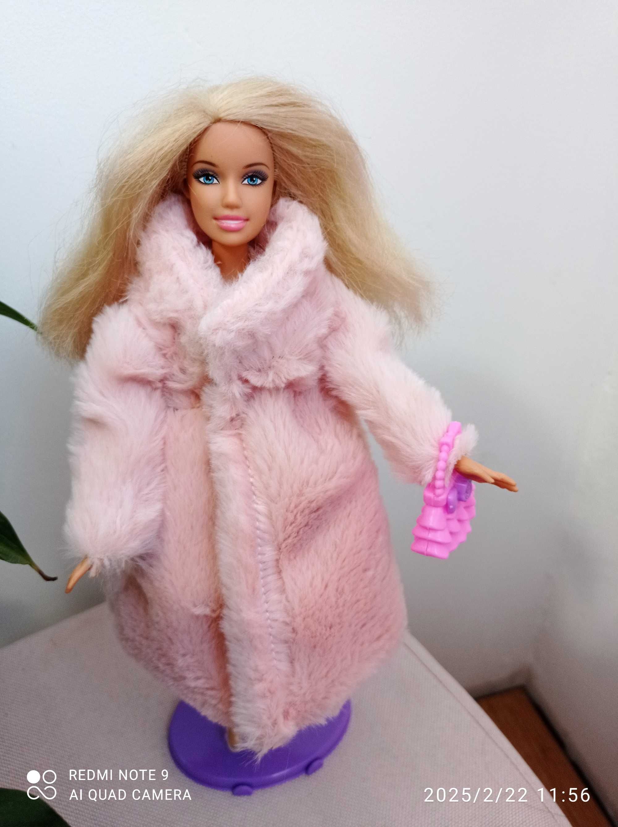 Ubranka dla Barbie - futerko zestaw