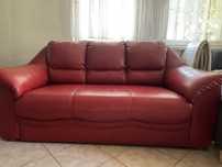 Wygodna Sofa skórzana czerwona nierozkladana