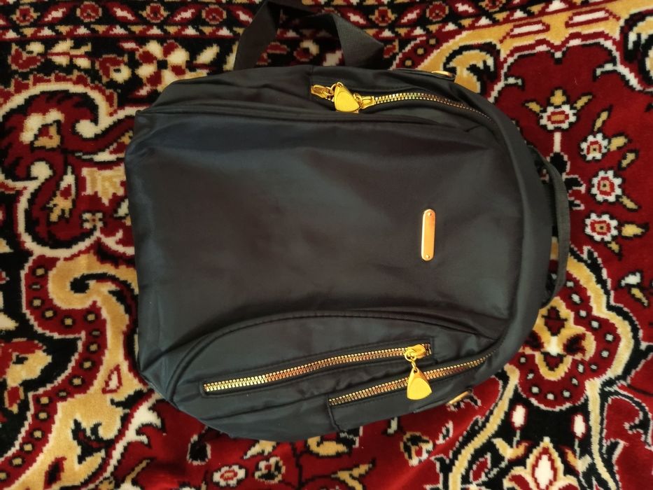 Продаю невеликий портфель