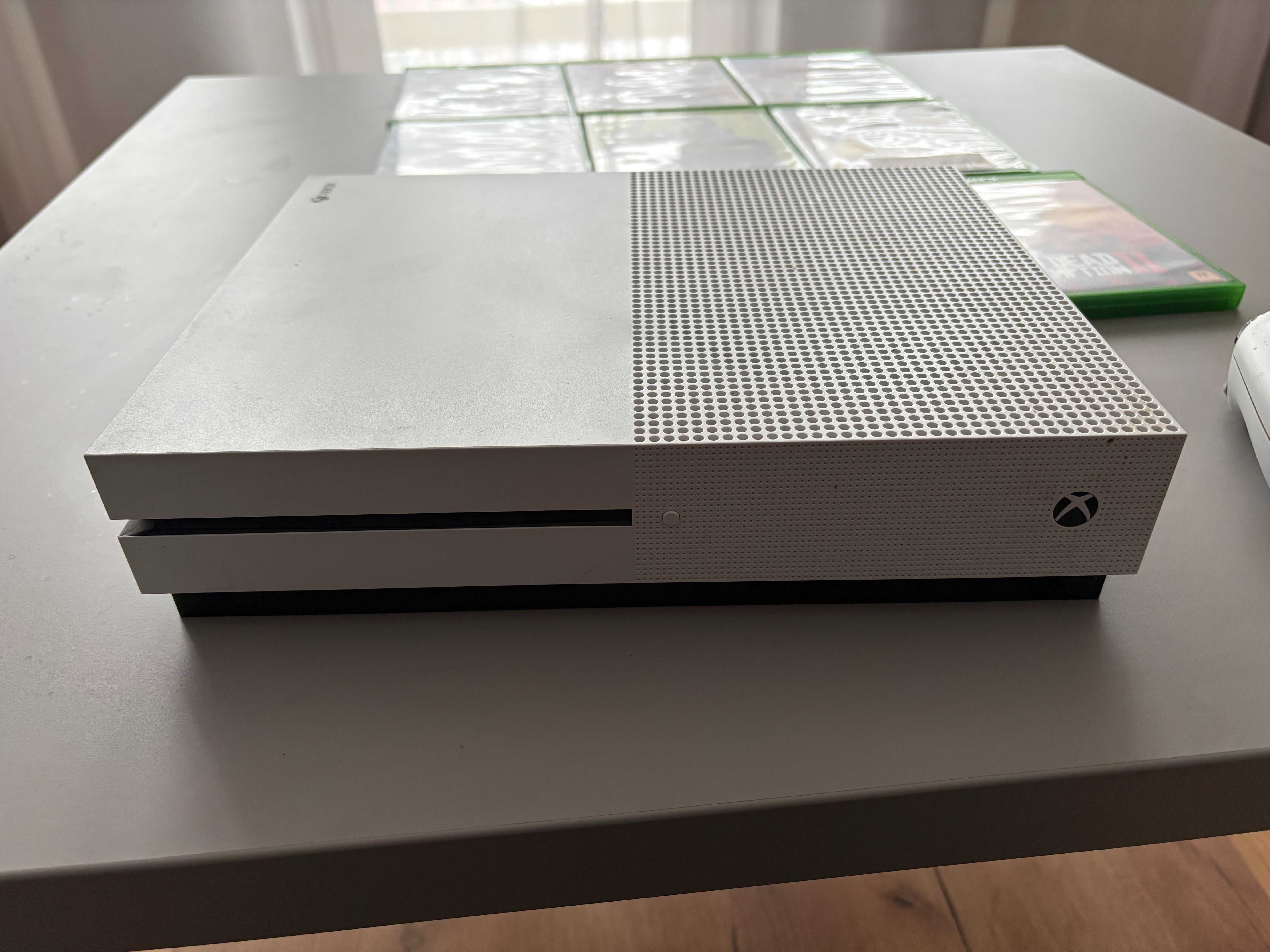 X Box One S 1 TB