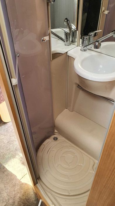 Autocaravana Chausson com Cama Central