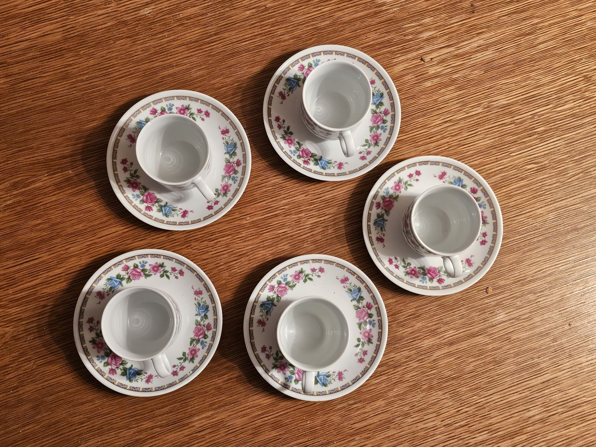 Filiżanki z talerzykami 5szt mini porcelanowe na espresso PRL lata 80