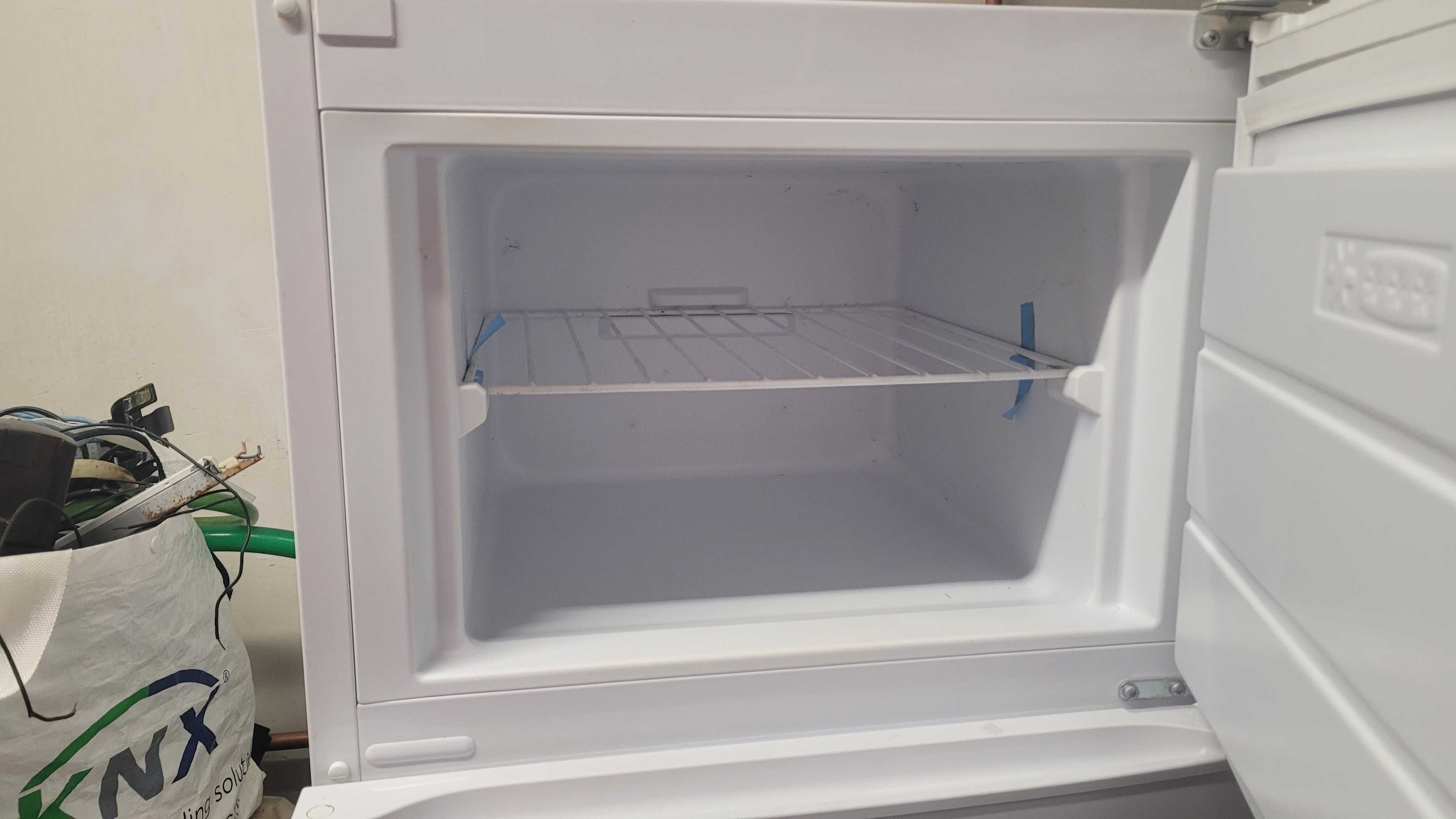 Lodówka WHIRLPOOL W 55TM  4110 W