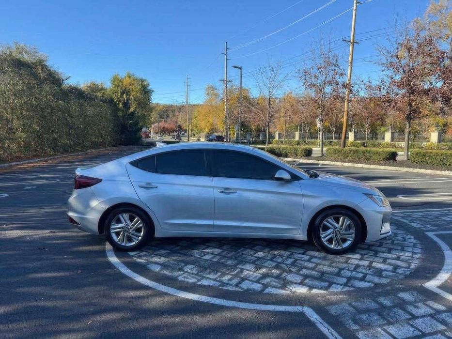 Hyundai Elantra      2019