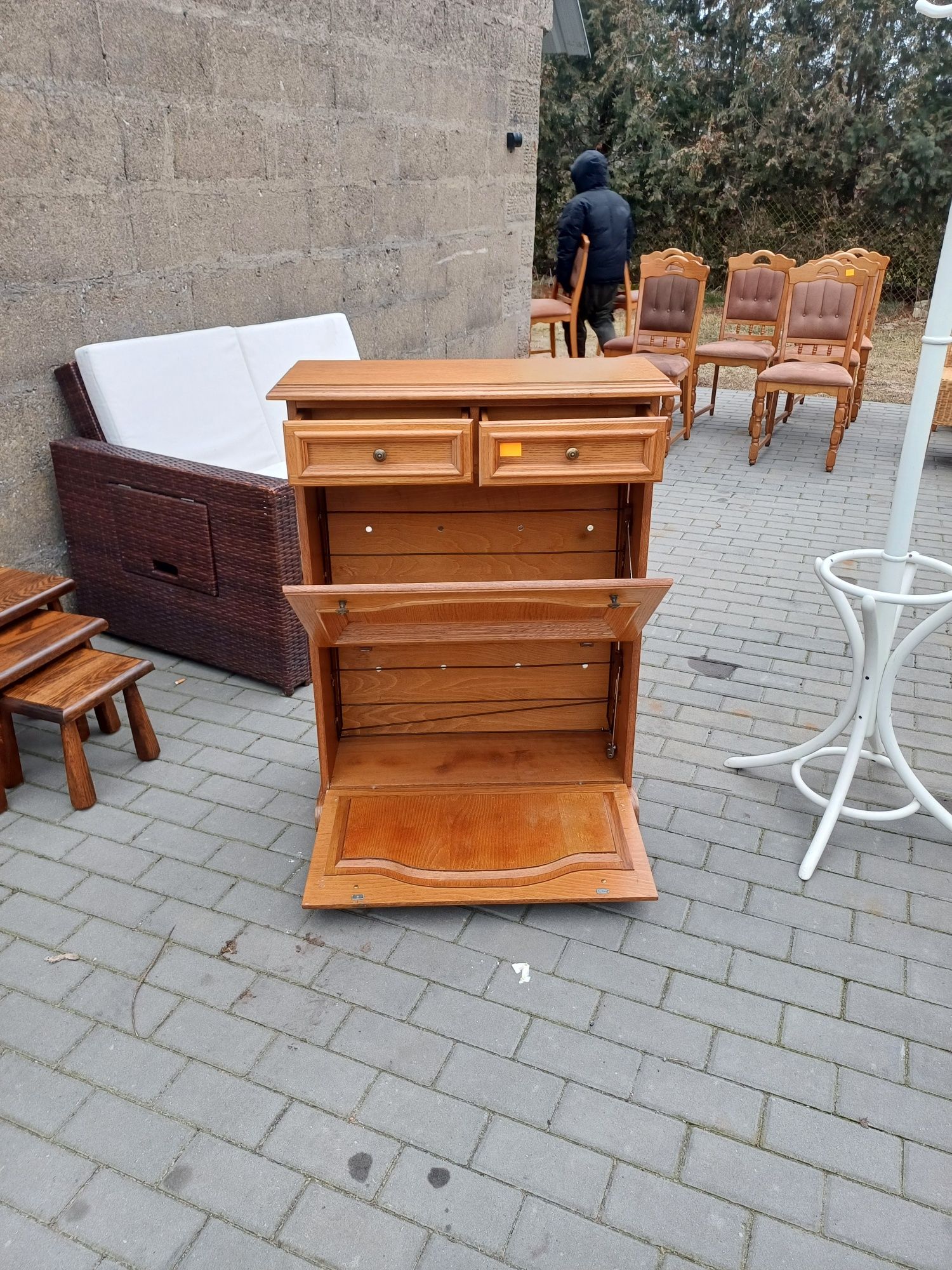 Praktyczna szafka na buty