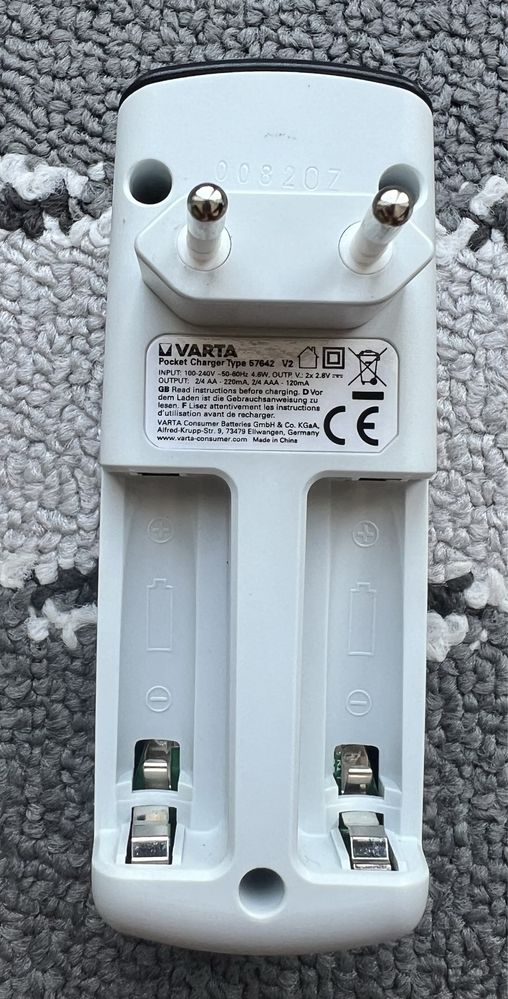 Carregador pilhas AA/AAA Varta