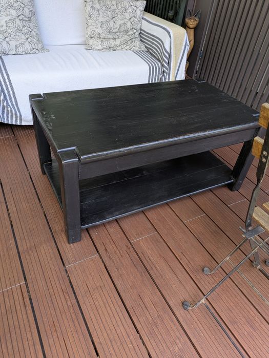 Mesa de centro em madeira maciça