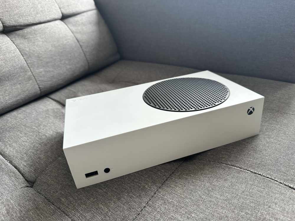 Xbox Series S 512GB + 1 Comando