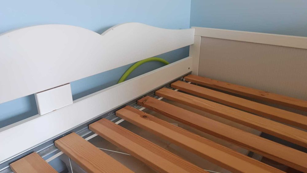 Cama de criança Hensvik IKEA com ripas, e colchão. 70X160 Bom estado