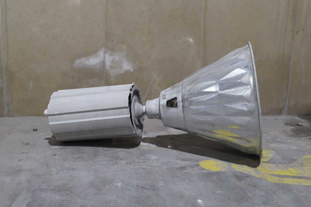 Campânulas industriais - ideais para oficinas, garagens e fábricas