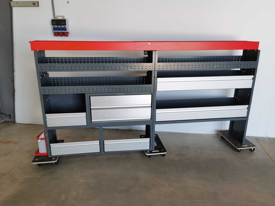 Zabudowa serwisowa warsztatowa regał samochodowy serwisowy WURTH