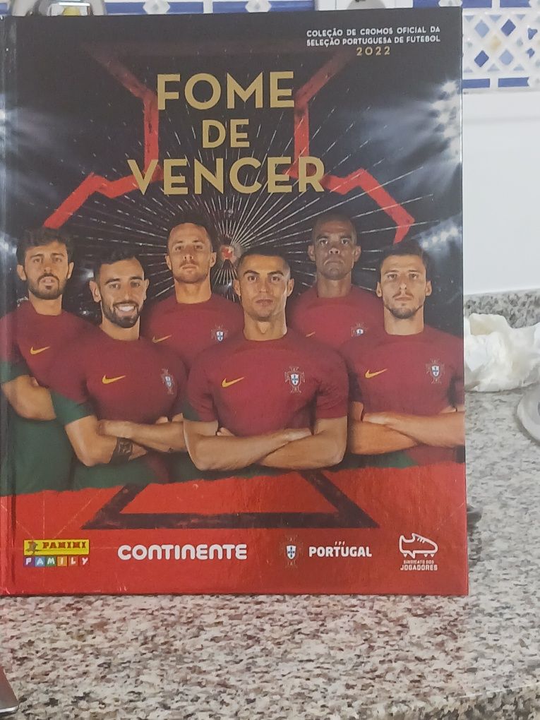 Coleção de cromos oficial da Seleção de Portugal 2022
