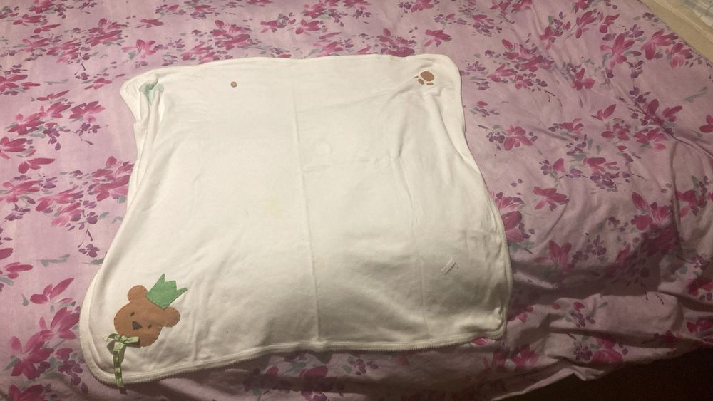 Manta branca para bebé