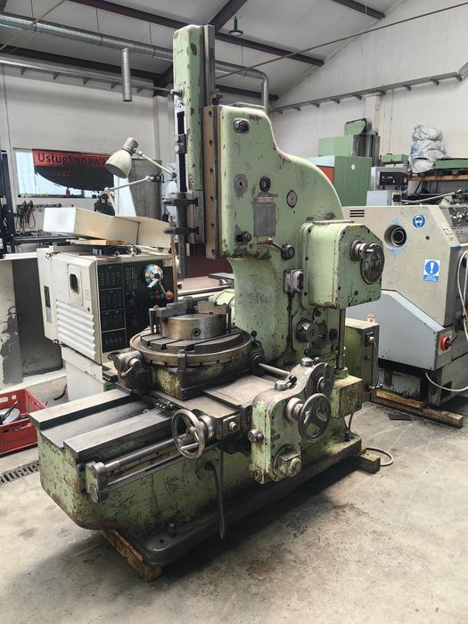 Dłutownica pionowa TOS HOV 25 skok suwaka 250mm średnica stołu 500mm