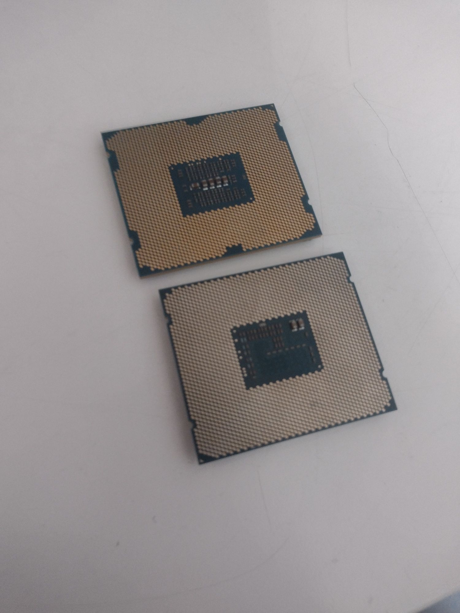 Procesory Xeon e5 2630v2, xeon e5 2620v3