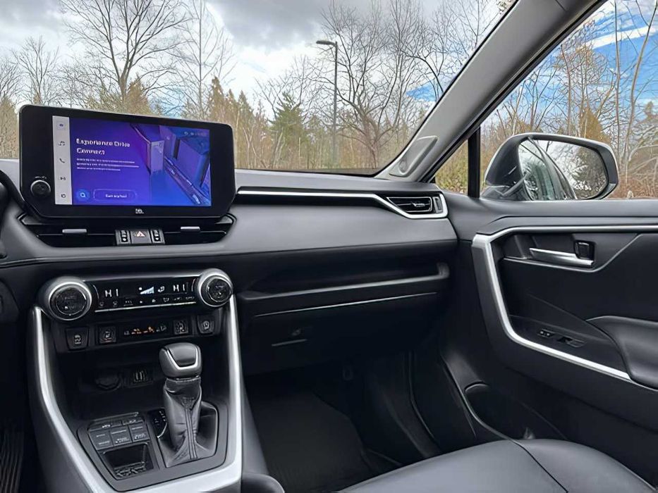 Toyota RAV4      2023