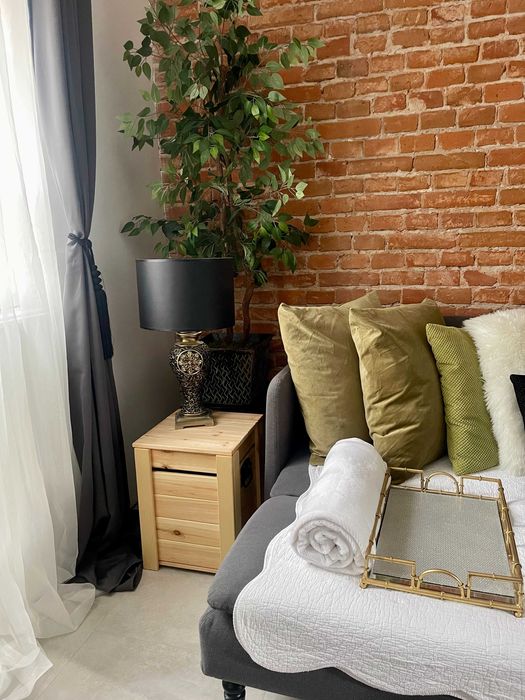 Taboret z pojemnikiem 40x40x50