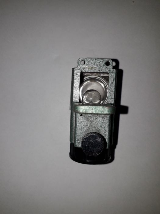 Деталь для микроскопа