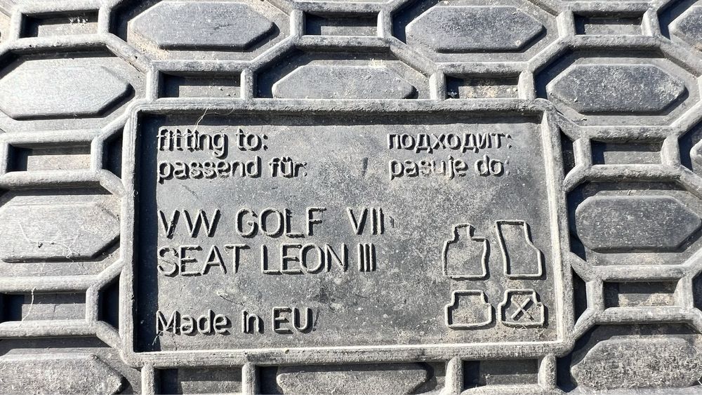 Gumowe dywaniki VW Golf VII, SEAT Leon III