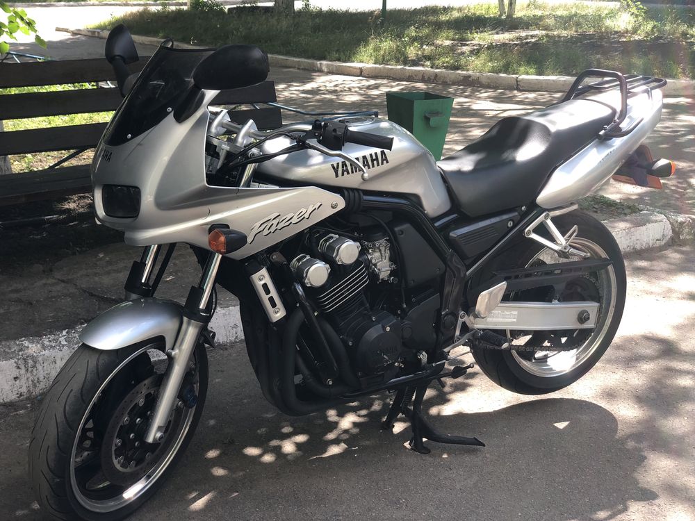 Yamaha FZS 600 Fazer