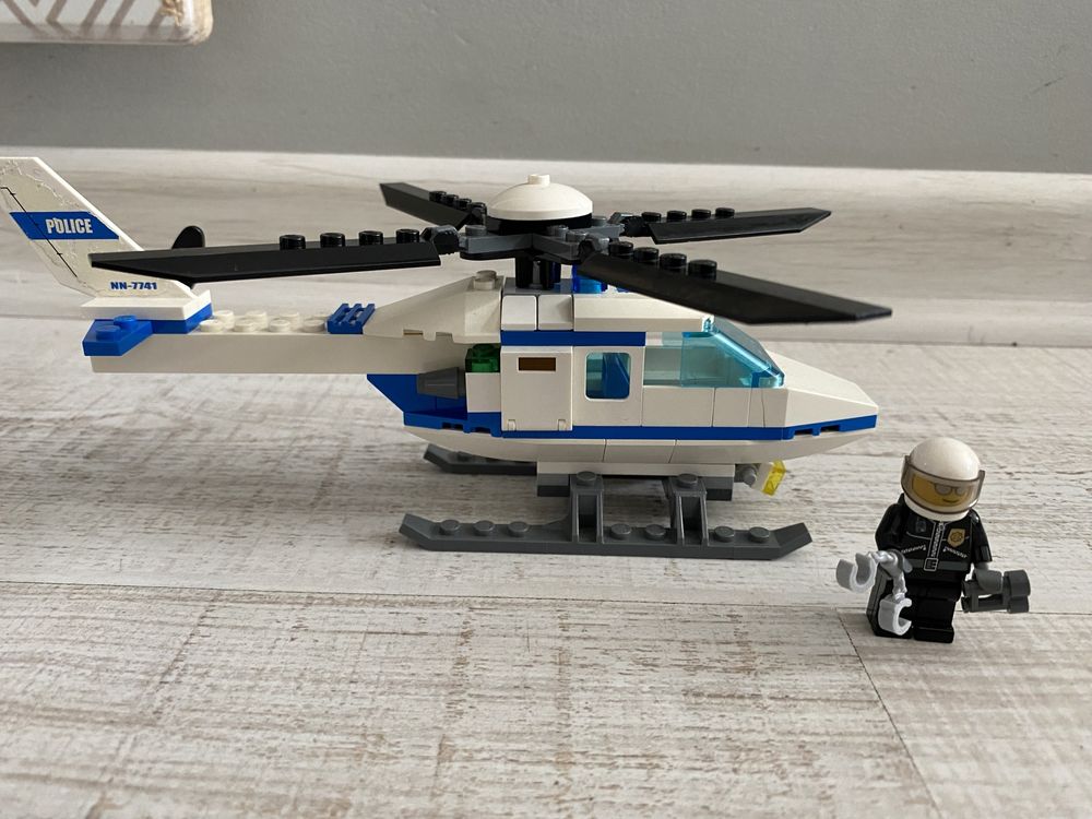 Klocki lego city policyjny helikopter 7741