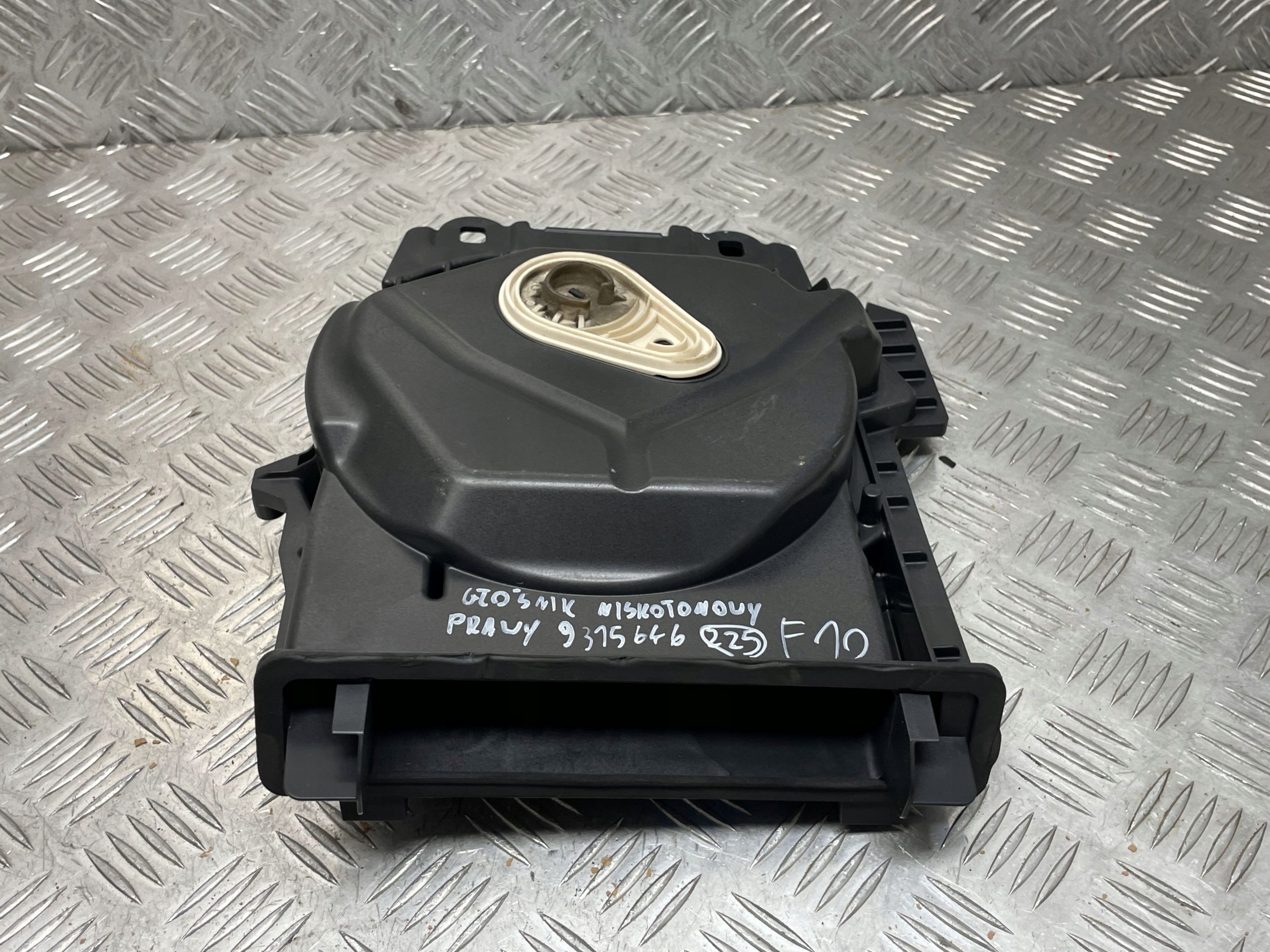 BMW F10 F11 F13 F18 głośnik Niskotonowy Subwoofer Prawy