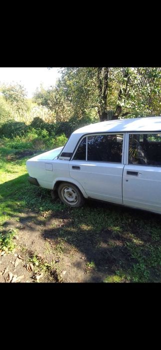 Продаю ваз 2107.