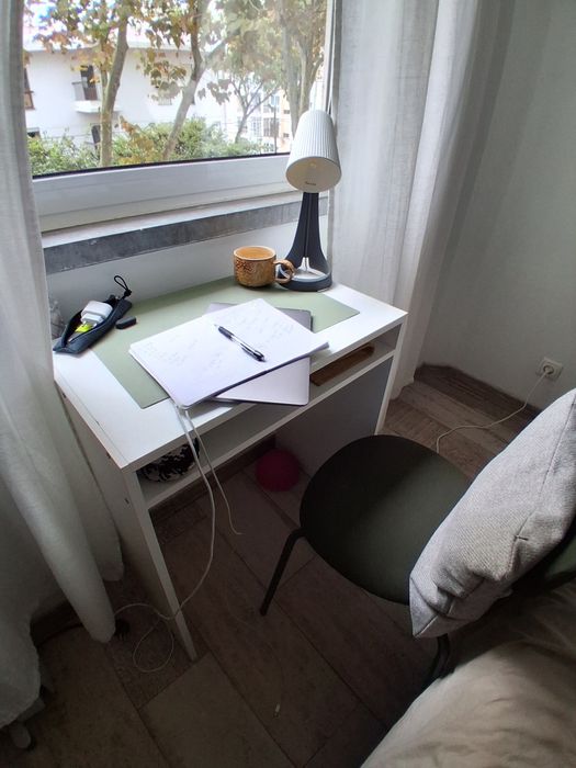 secretaria IKEA + cadeira verde