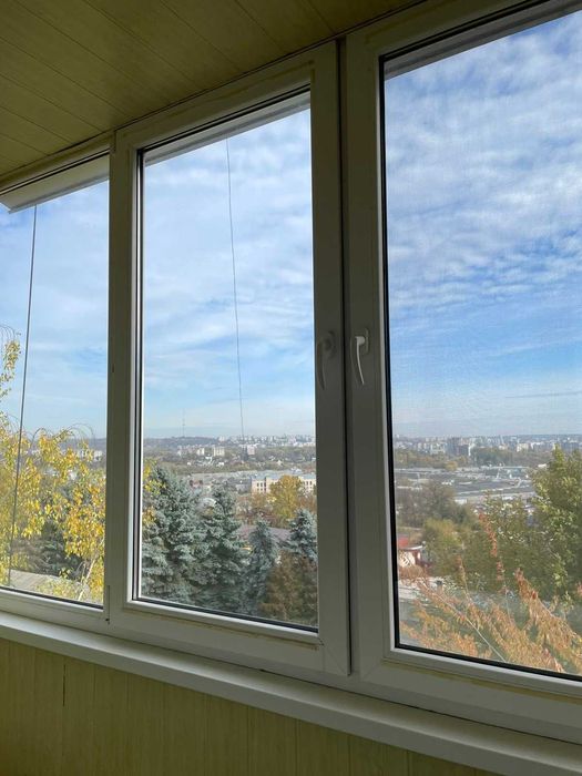 3-к Півд-Захід,нове планування косметичний ремонт!!