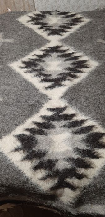 Натуральна вовняна ковдра ручної роботи