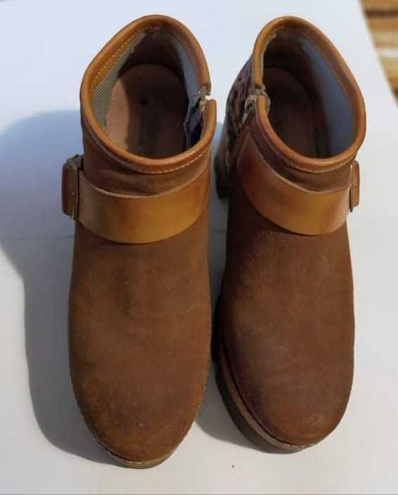 Botas em pele com plataforma