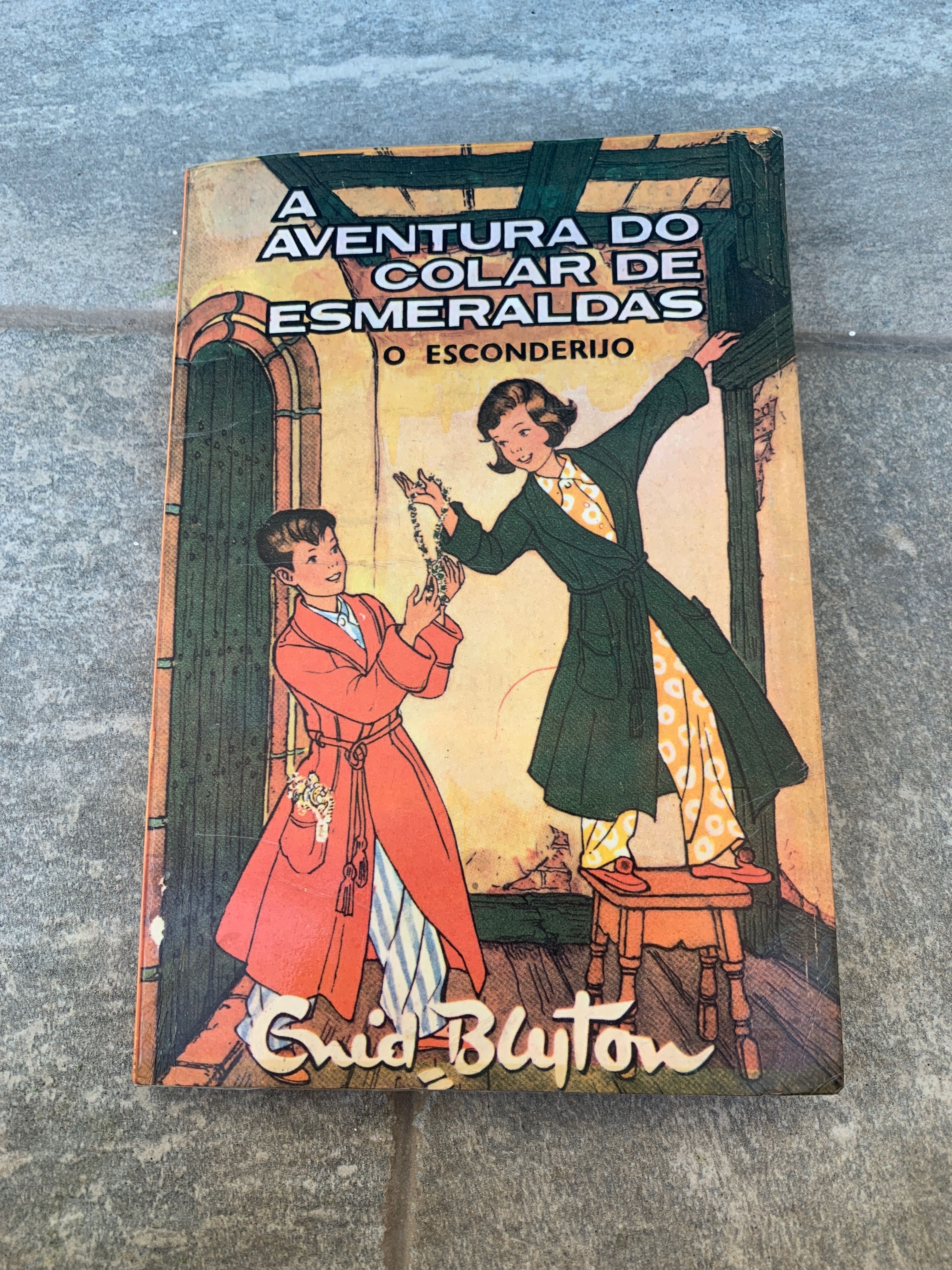 A aventura do colar de esmeraldas