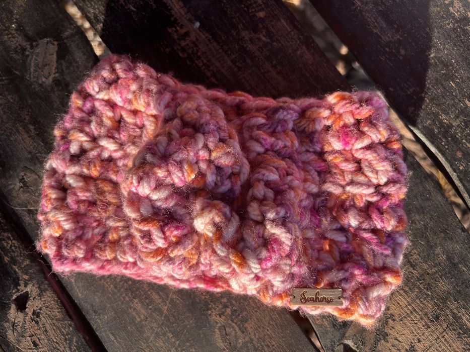 Opaska z włóczki, ręcznie robiona na szydełku