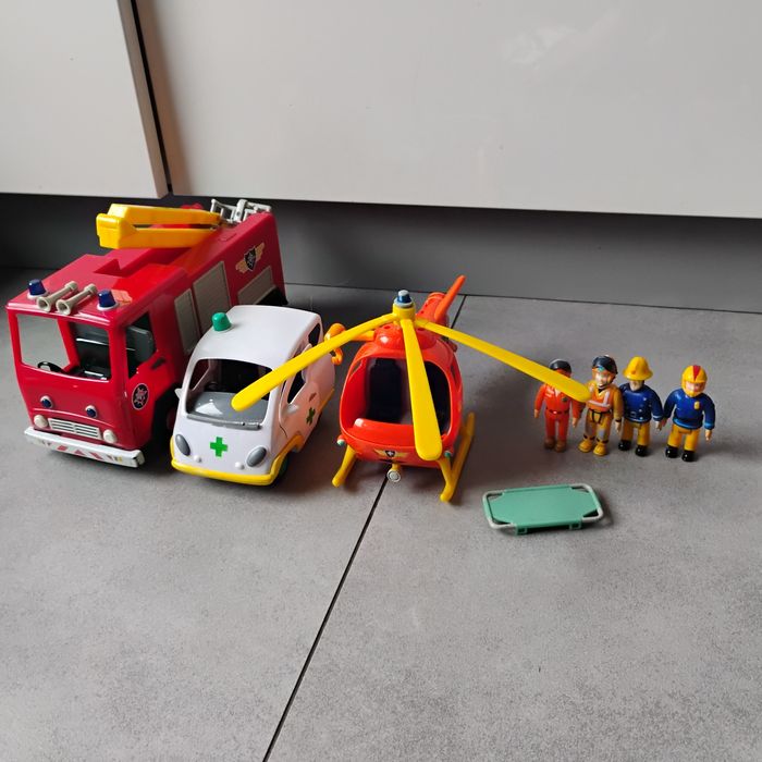 Strażak Sam pojazdy auto helikopter karetka