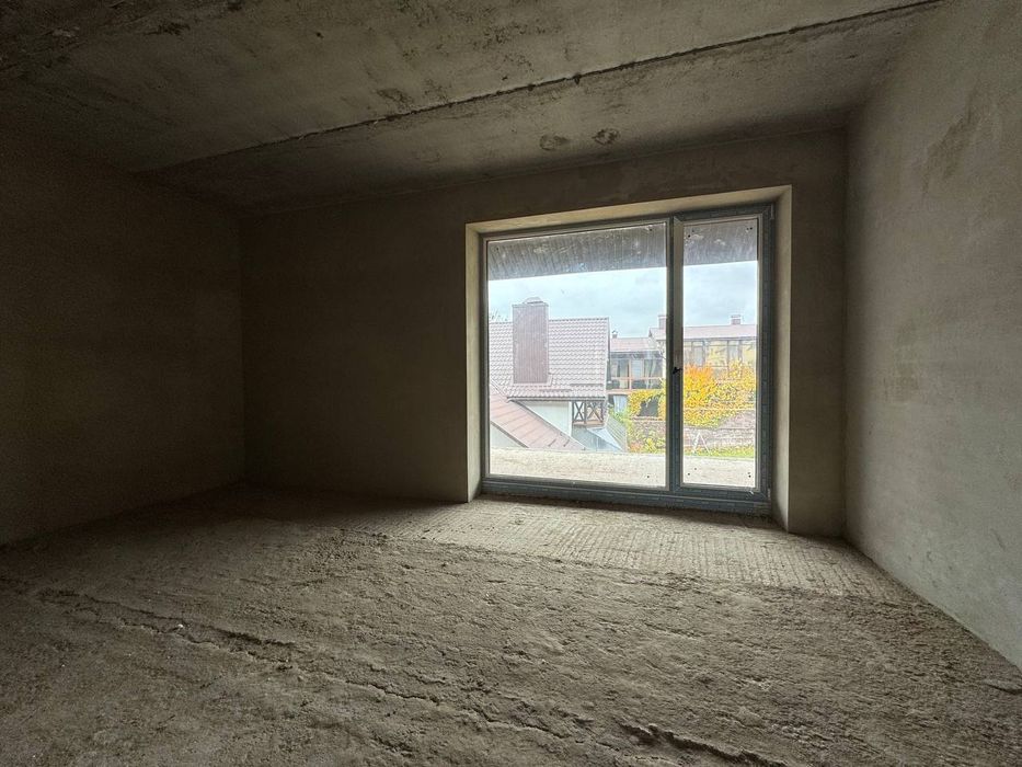 Продаж котеджу з міськими мережами!