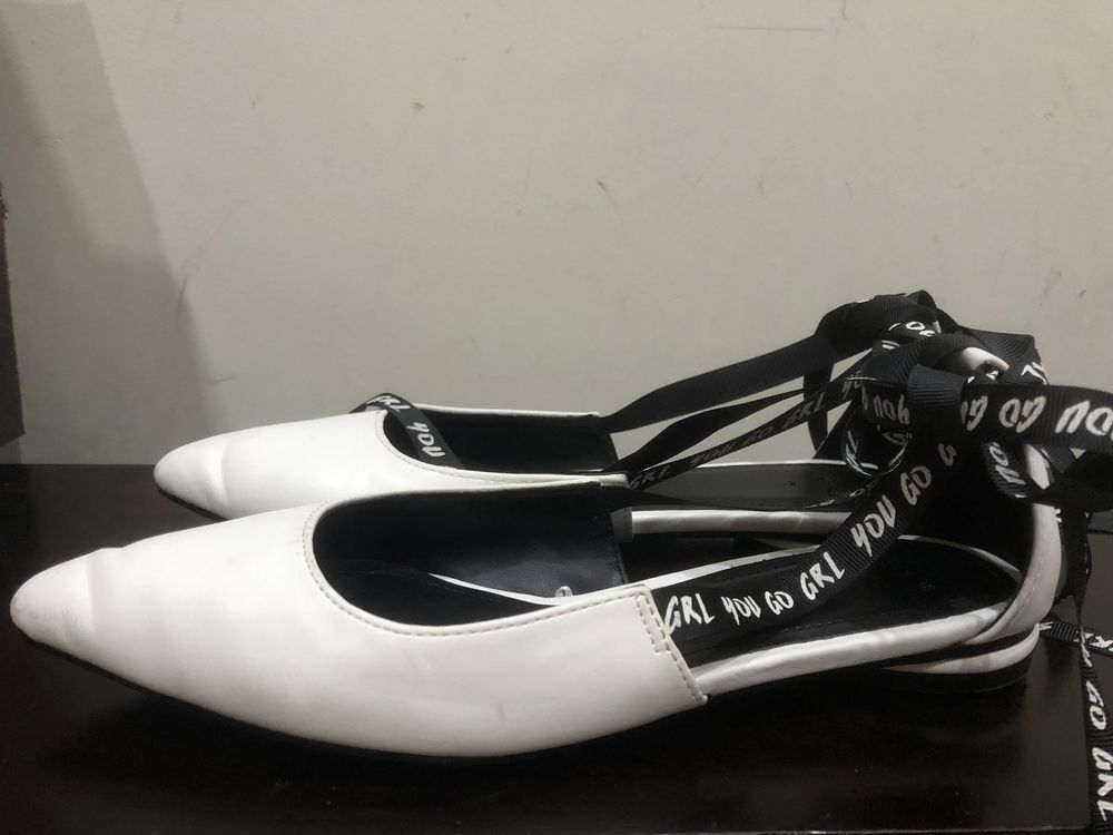 Sapatos Bershka Brancos