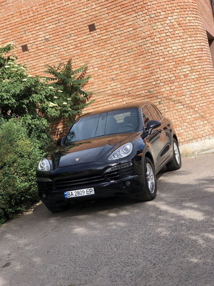 Продам машину Porsche cayenne 2013 в полной комплектации!!!