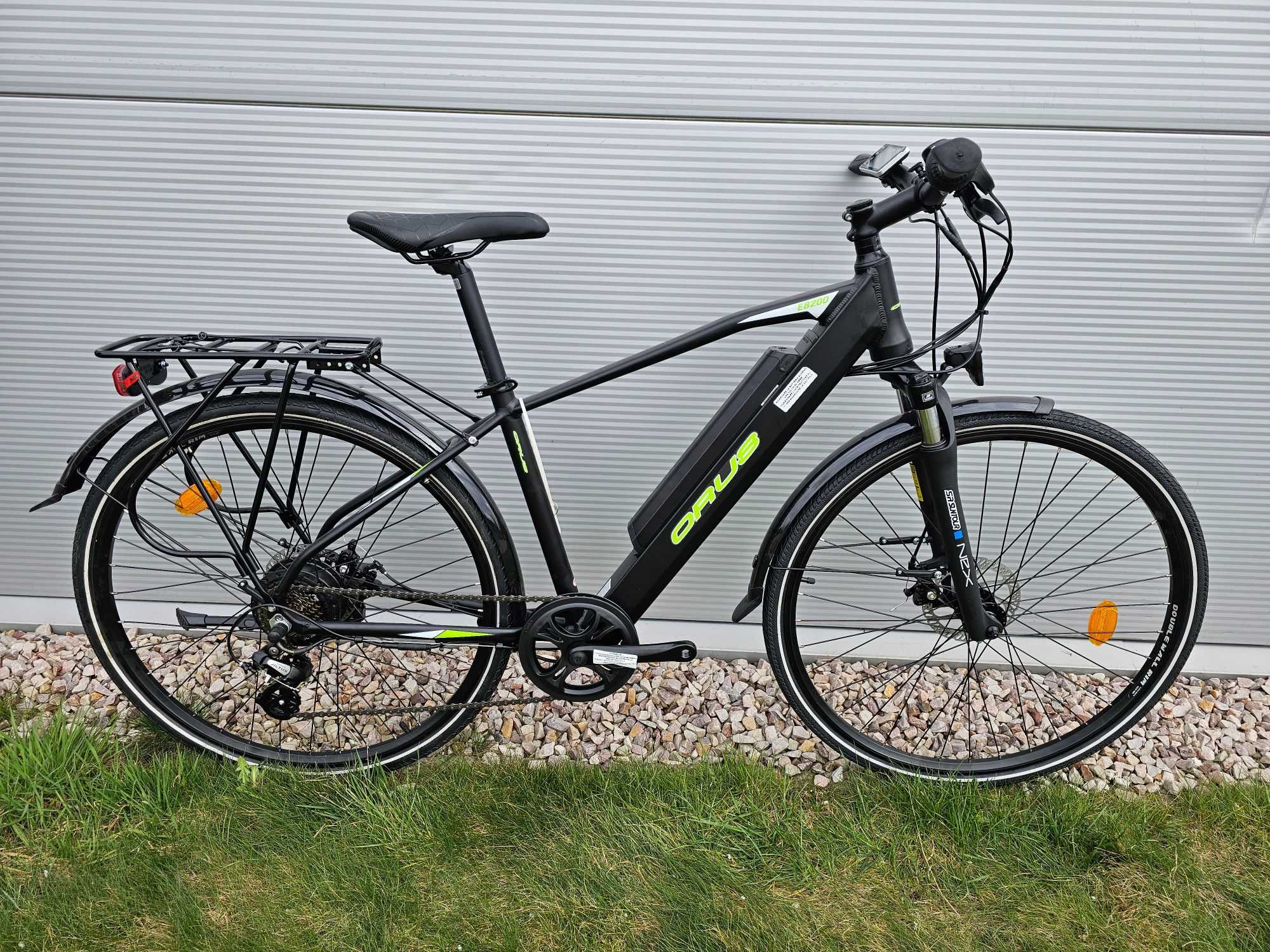 Rower elektryczny trekkingowy E8200 E-Bike 28'' Shimano, rozmiar 17/45